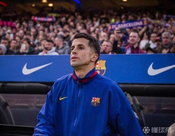 坎塞洛转会拉锯战：800万欧成关键，巴萨盼球员"自由身"破局